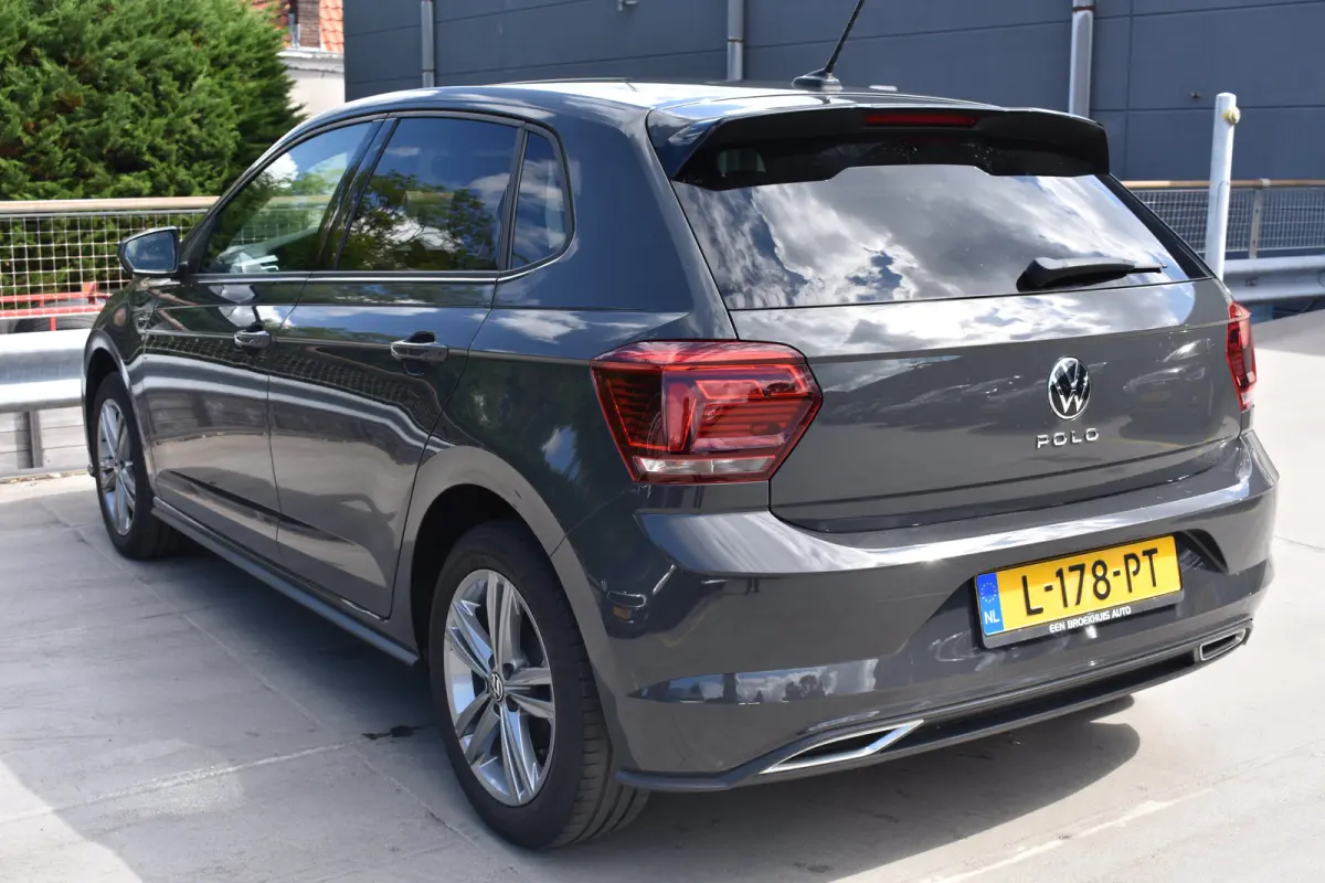 1.0 TSI Highline 95PK | R-LINE | PANORAMA DAK | ADAPT. CRUISE | FULL LED | CLIMATE CONTROL | DAB+