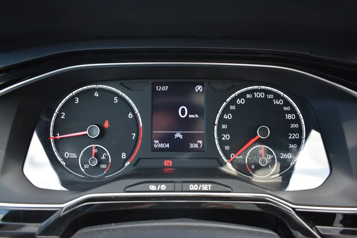 1.0 TSI Highline 95PK | R-LINE | PANORAMA DAK | ADAPT. CRUISE | FULL LED | CLIMATE CONTROL | DAB+