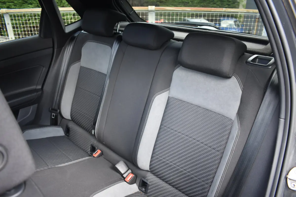 1.0 TSI Highline 95PK | R-LINE | PANORAMA DAK | ADAPT. CRUISE | FULL LED | CLIMATE CONTROL | DAB+