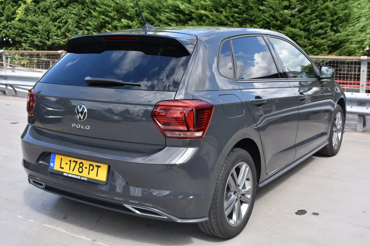 1.0 TSI Highline 95PK | R-LINE | PANORAMA DAK | ADAPT. CRUISE | FULL LED | CLIMATE CONTROL | DAB+