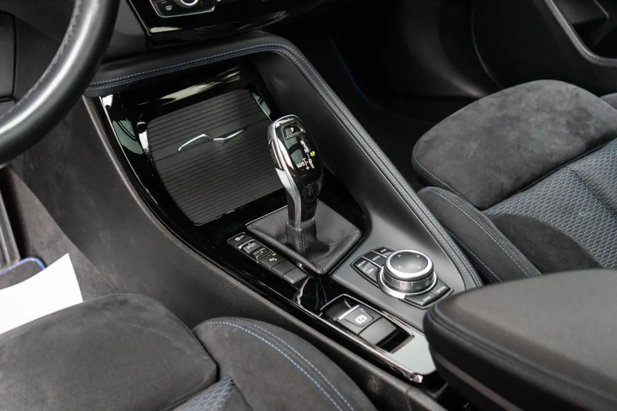 sDrive20i M-Sport Pano / H&K / Camera