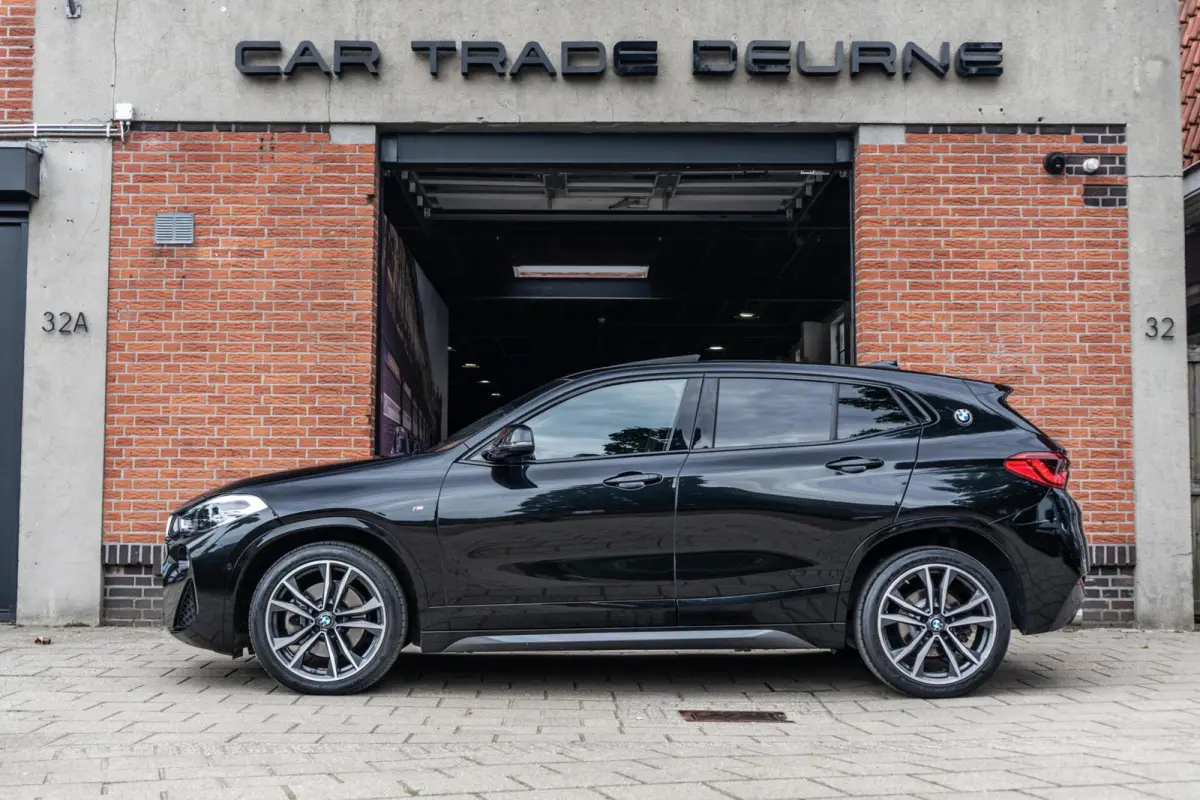 sDrive20i M-Sport Pano / H&K / Camera