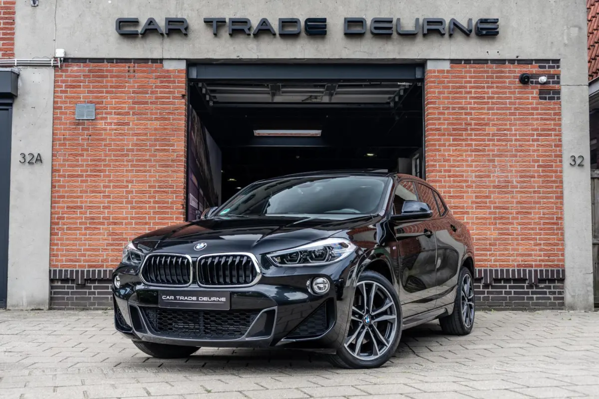 sDrive20i M-Sport Pano / H&K / Camera