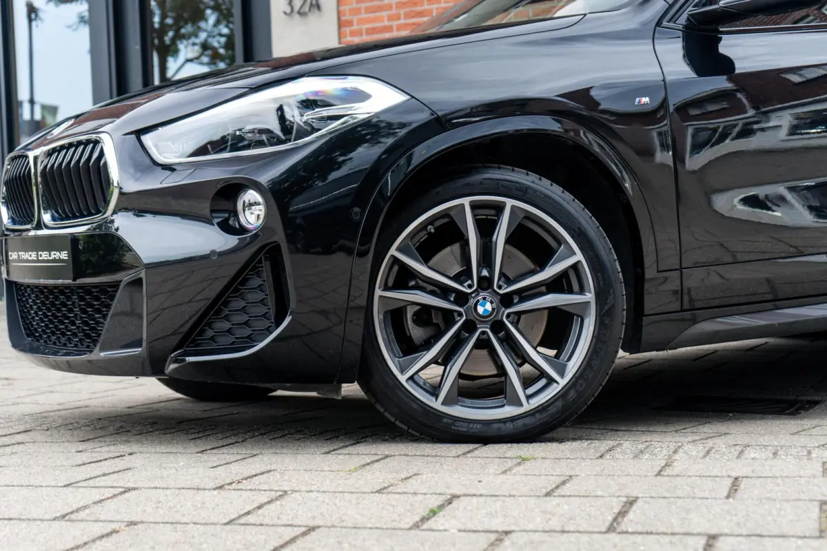 sDrive20i M-Sport Pano / H&K / Camera