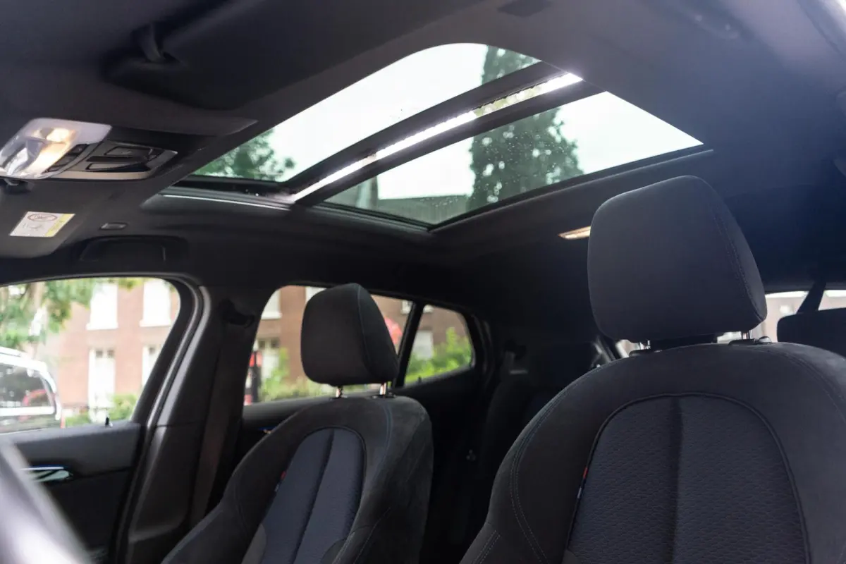 sDrive20i M-Sport Pano / H&K / Camera