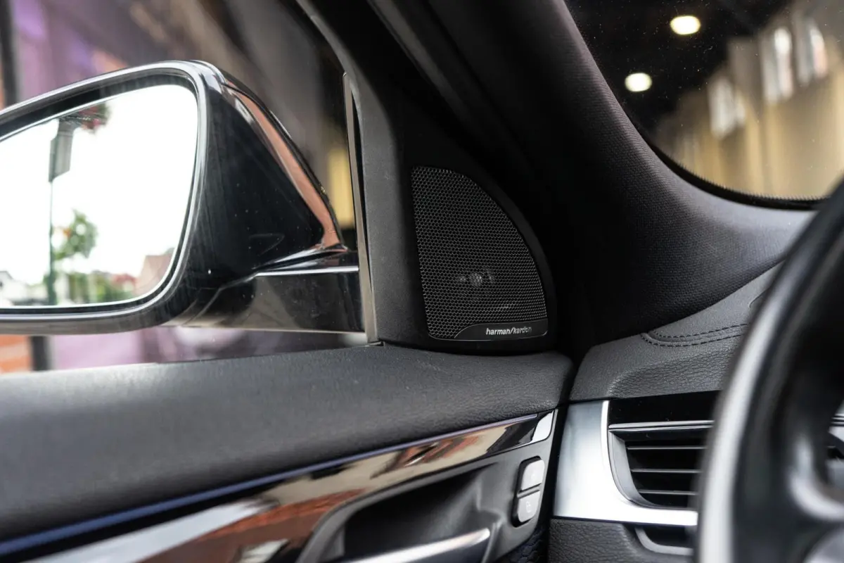 sDrive20i M-Sport Pano / H&K / Camera