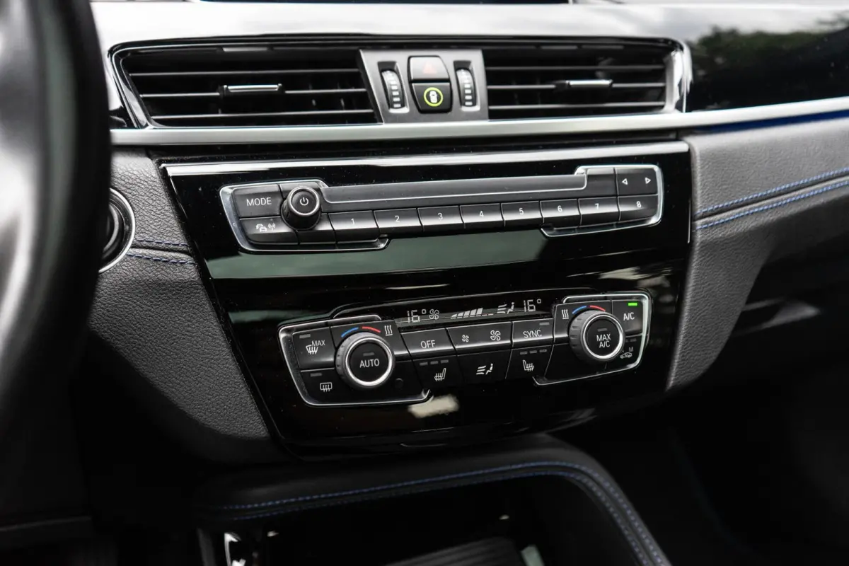 sDrive20i M-Sport Pano / H&K / Camera