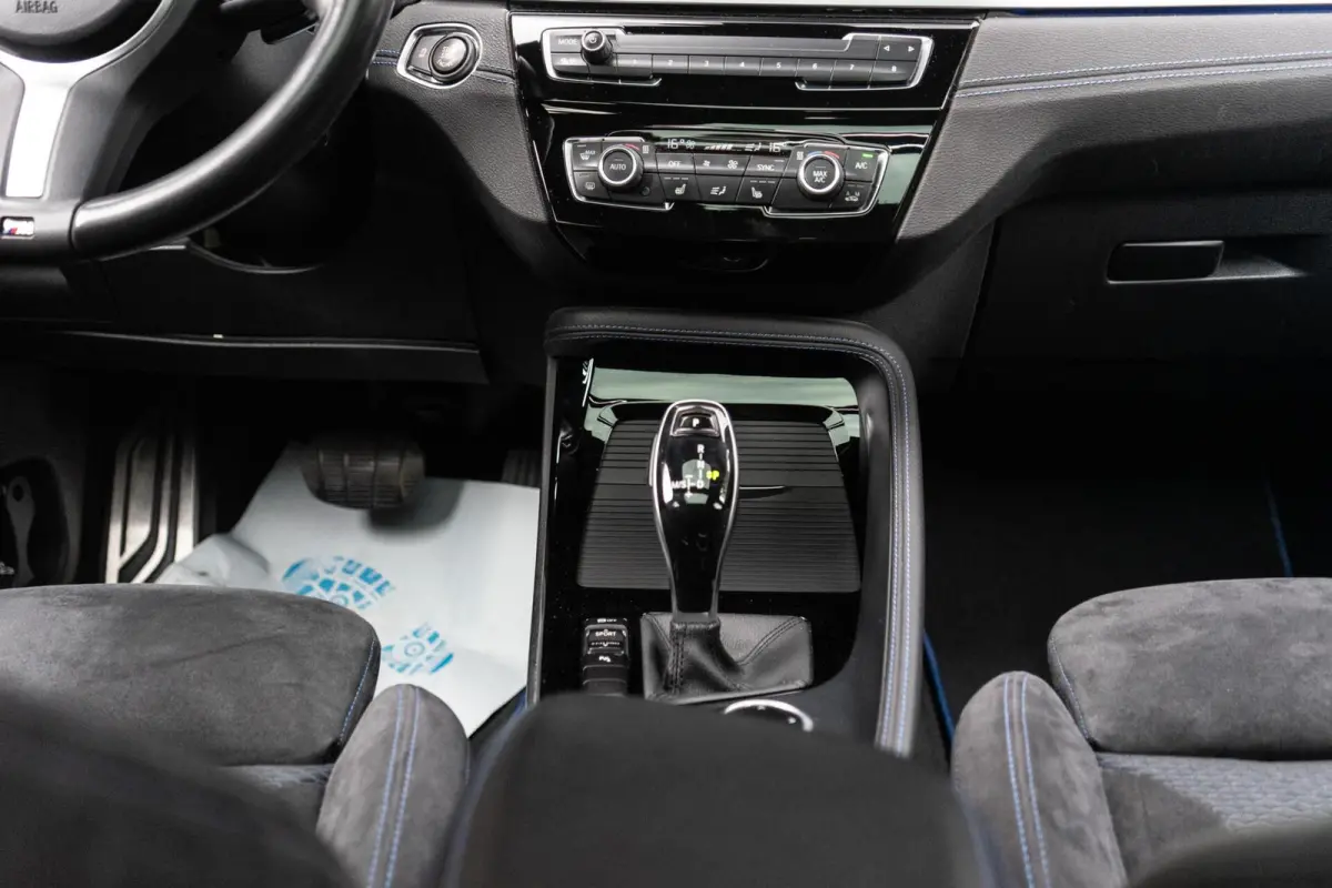 sDrive20i M-Sport Pano / H&K / Camera