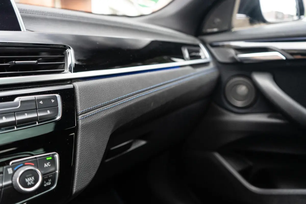 sDrive20i M-Sport Pano / H&K / Camera