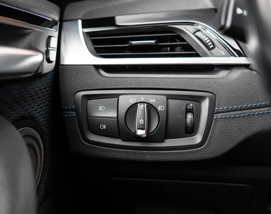 sDrive20i M-Sport Pano / H&K / Camera