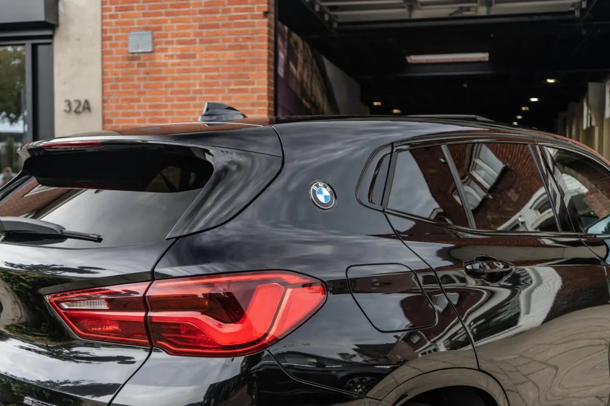 sDrive20i M-Sport Pano / H&K / Camera