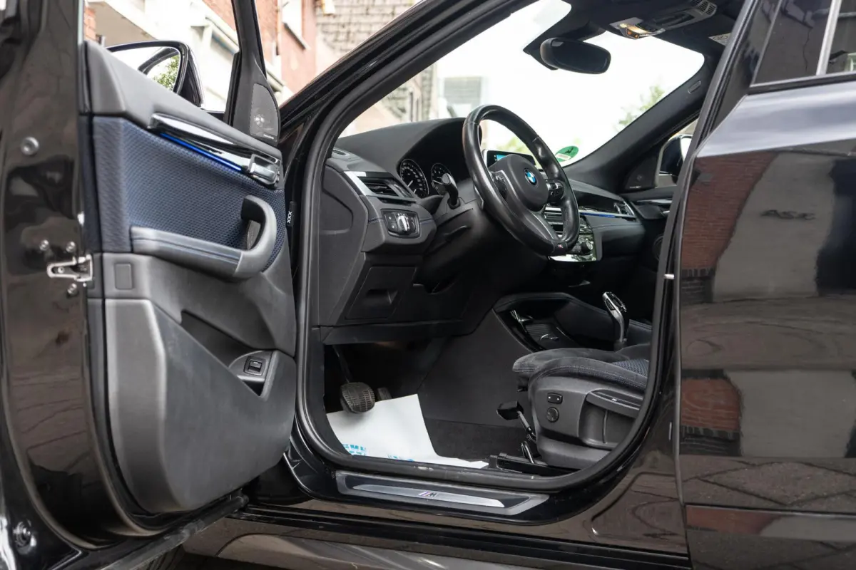 sDrive20i M-Sport Pano / H&K / Camera