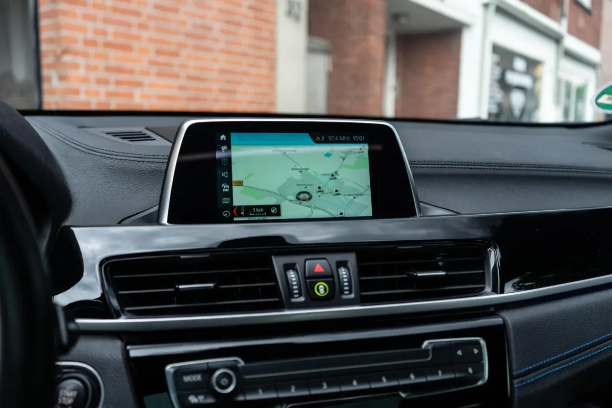 sDrive20i M-Sport Pano / H&K / Camera