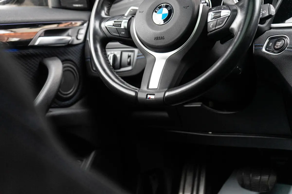 sDrive20i M-Sport Pano / H&K / Camera