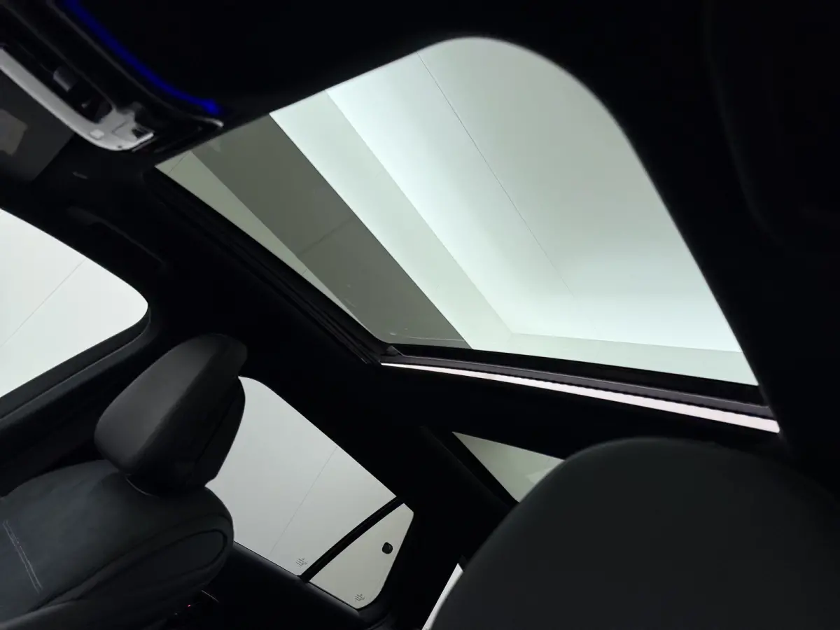 300e AMG // SoH 99% // Trekhaak // Panoramadak // Distronic // 360 Camera // Memory // Sfeerverlichting