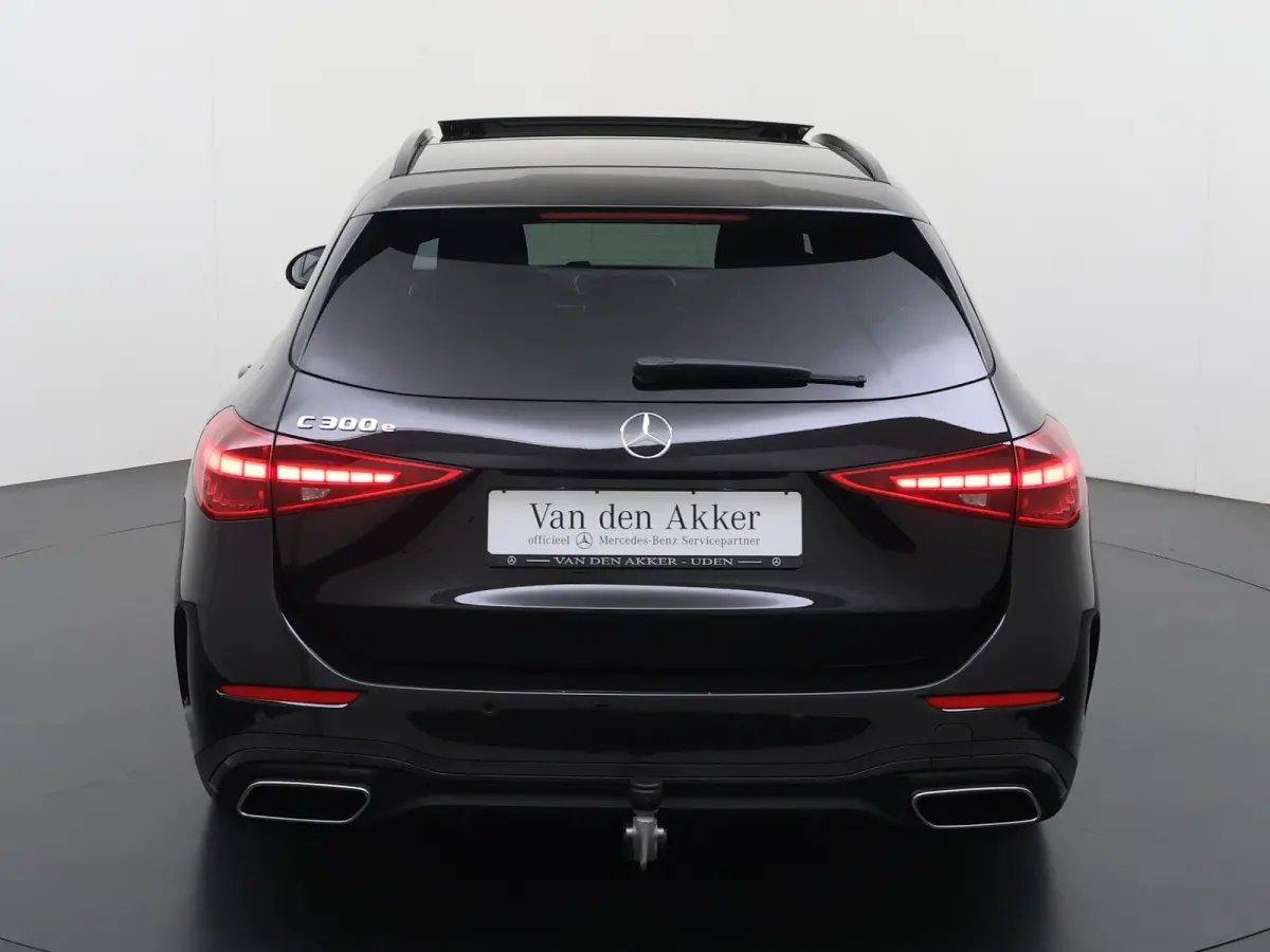 300e AMG // SoH 99% // Trekhaak // Panoramadak // Distronic // 360 Camera // Memory // Sfeerverlichting