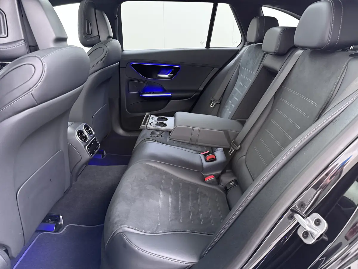 300e AMG // SoH 99% // Trekhaak // Panoramadak // Distronic // 360 Camera // Memory // Sfeerverlichting