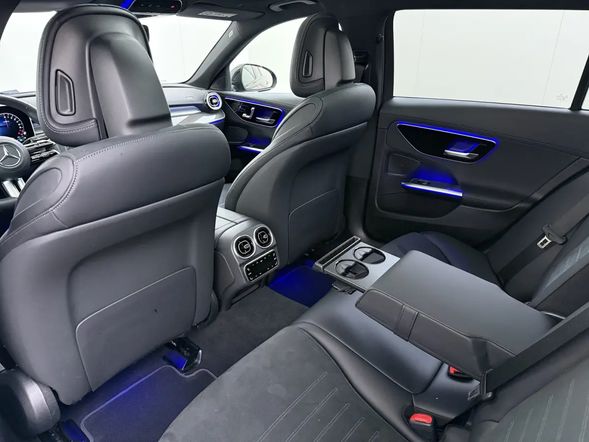 300e AMG // SoH 99% // Trekhaak // Panoramadak // Distronic // 360 Camera // Memory // Sfeerverlichting