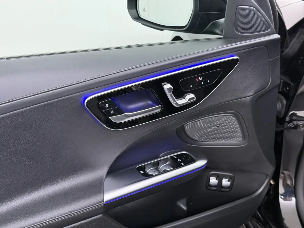 300e AMG // SoH 99% // Trekhaak // Panoramadak // Distronic // 360 Camera // Memory // Sfeerverlichting