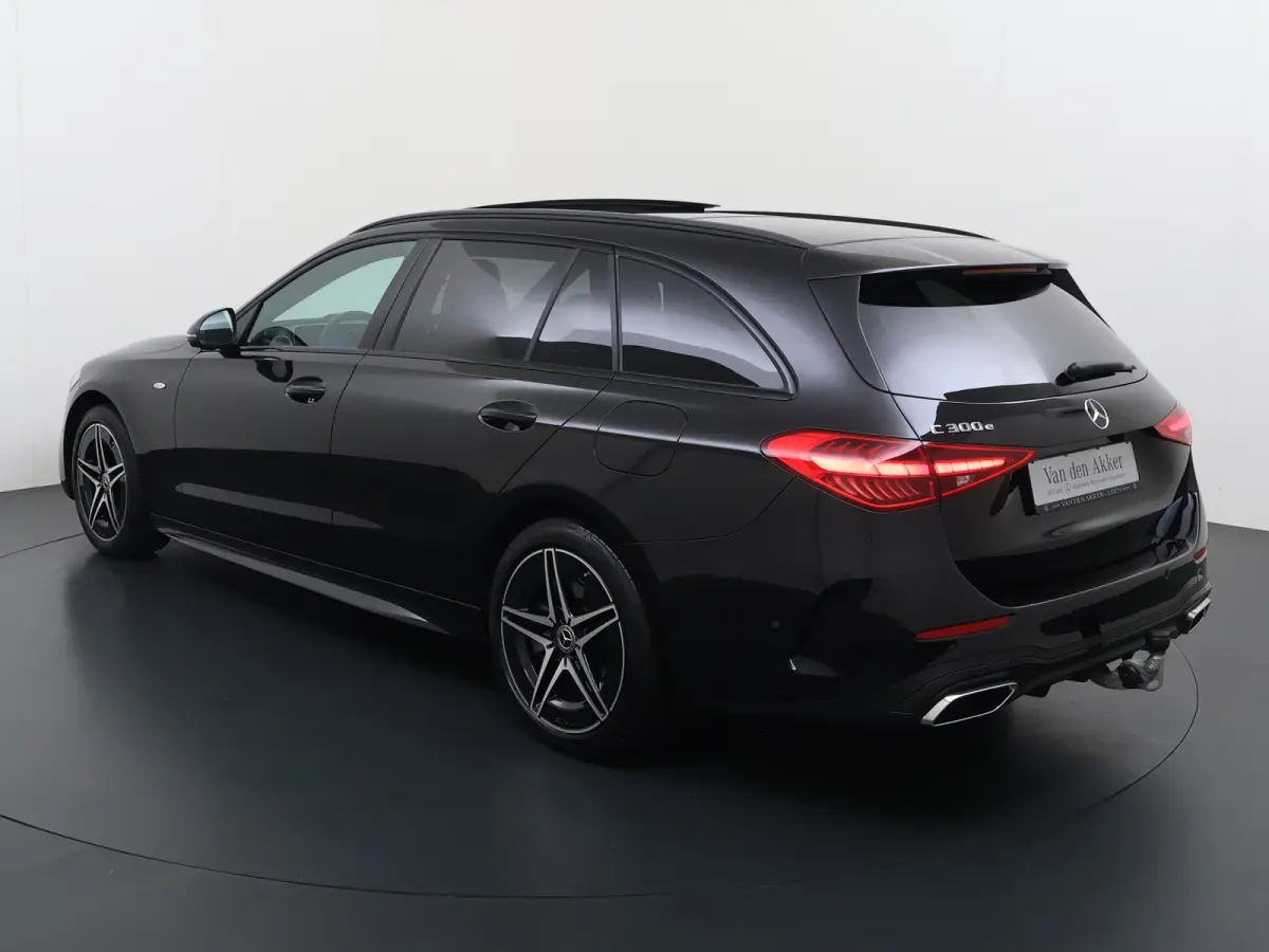 300e AMG // SoH 99% // Trekhaak // Panoramadak // Distronic // 360 Camera // Memory // Sfeerverlichting