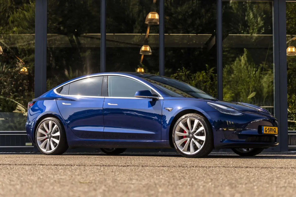 Performance AWD 75 kWh SOH 85.8%