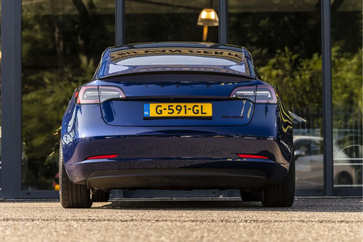 Performance AWD 75 kWh SOH 85.8%