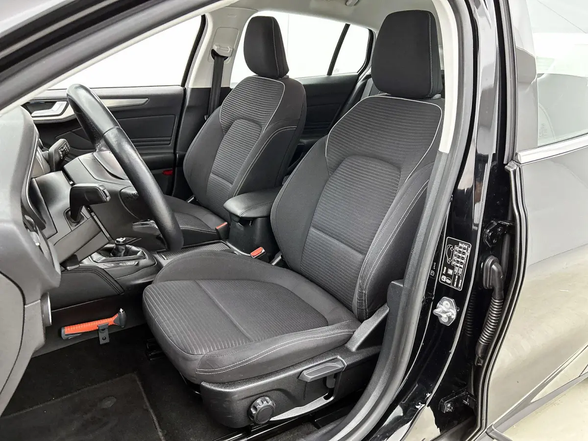 1.5 EcoBoost Titanium Business | TREKHAAK | Cruise control | Parkeersensoren voor en achter | Apple Carplay / Android Auto | Keyless