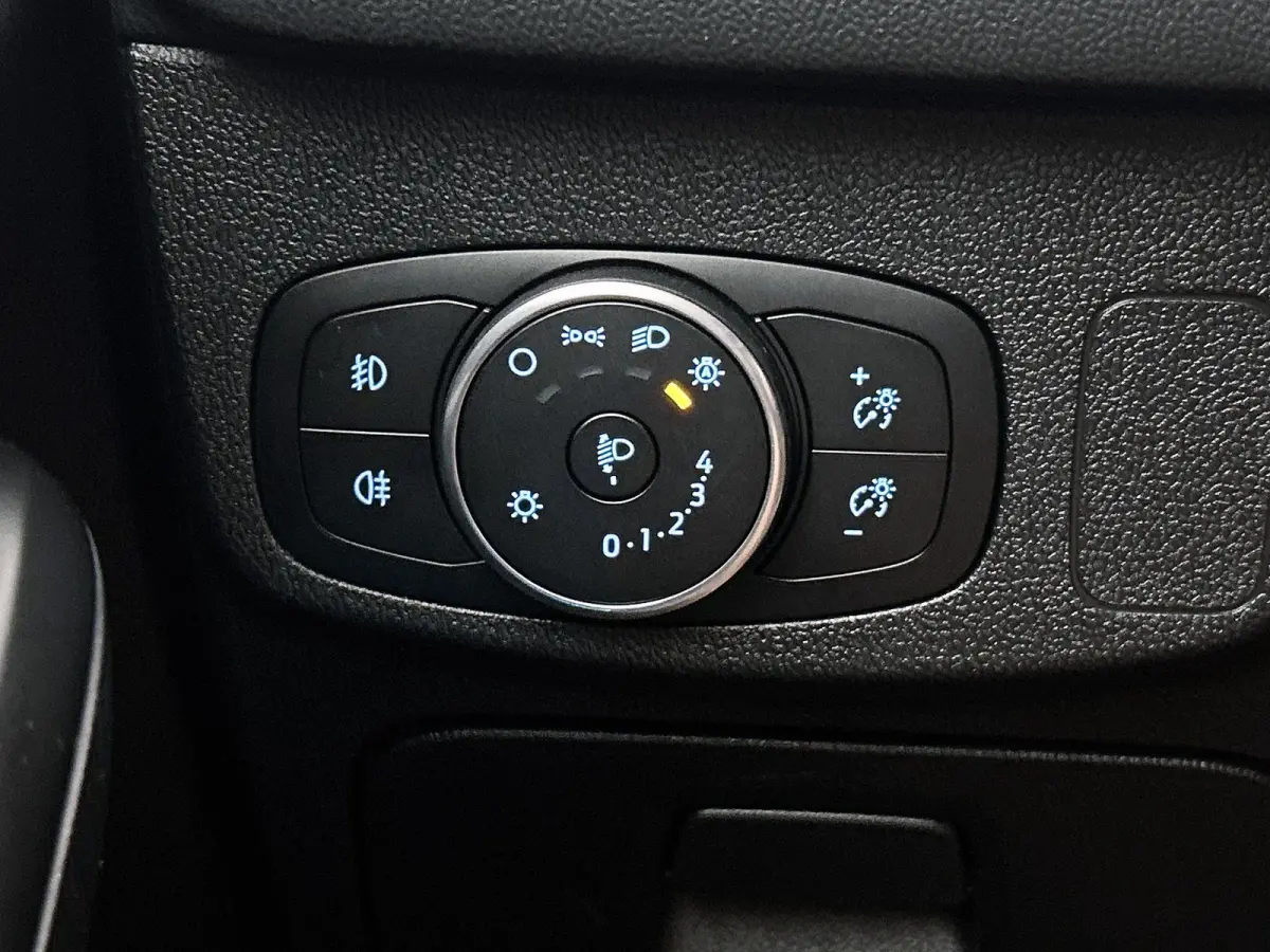 1.5 EcoBoost Titanium Business | TREKHAAK | Cruise control | Parkeersensoren voor en achter | Apple Carplay / Android Auto | Keyless