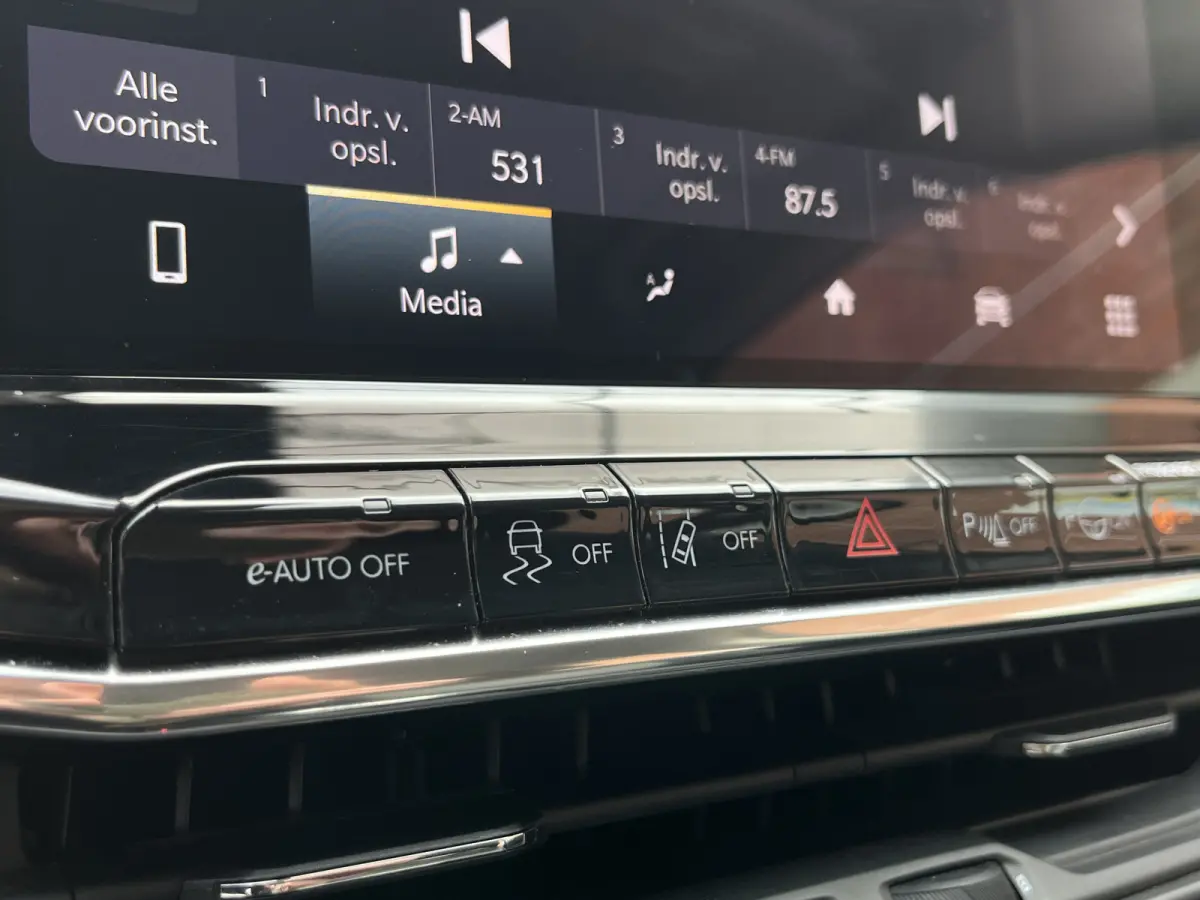130 e-Hybrid Automaat Altitude | Keyless | Camera rondom | Carplay/Android Auto |