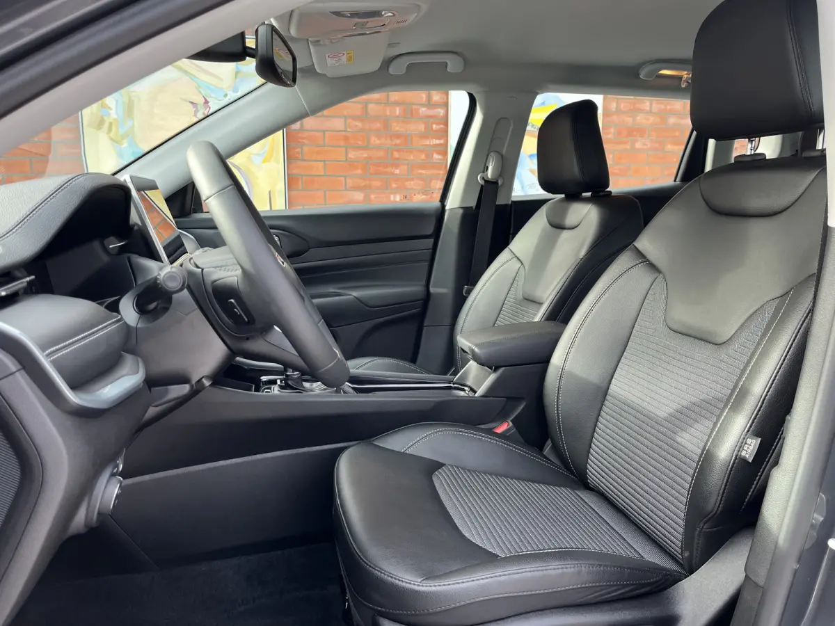 130 e-Hybrid Automaat Altitude | Keyless | Camera rondom | Carplay/Android Auto |
