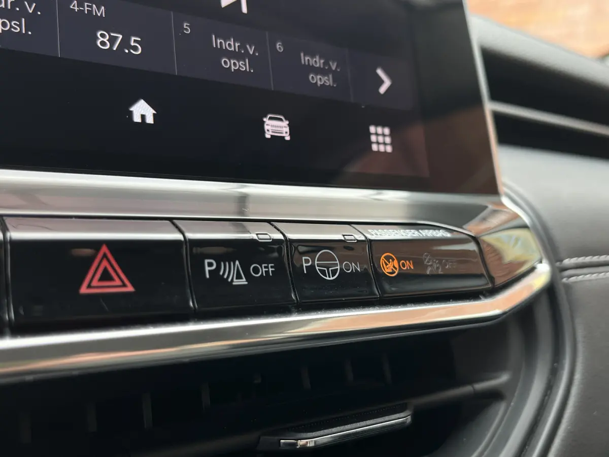 130 e-Hybrid Automaat Altitude | Keyless | Camera rondom | Carplay/Android Auto |