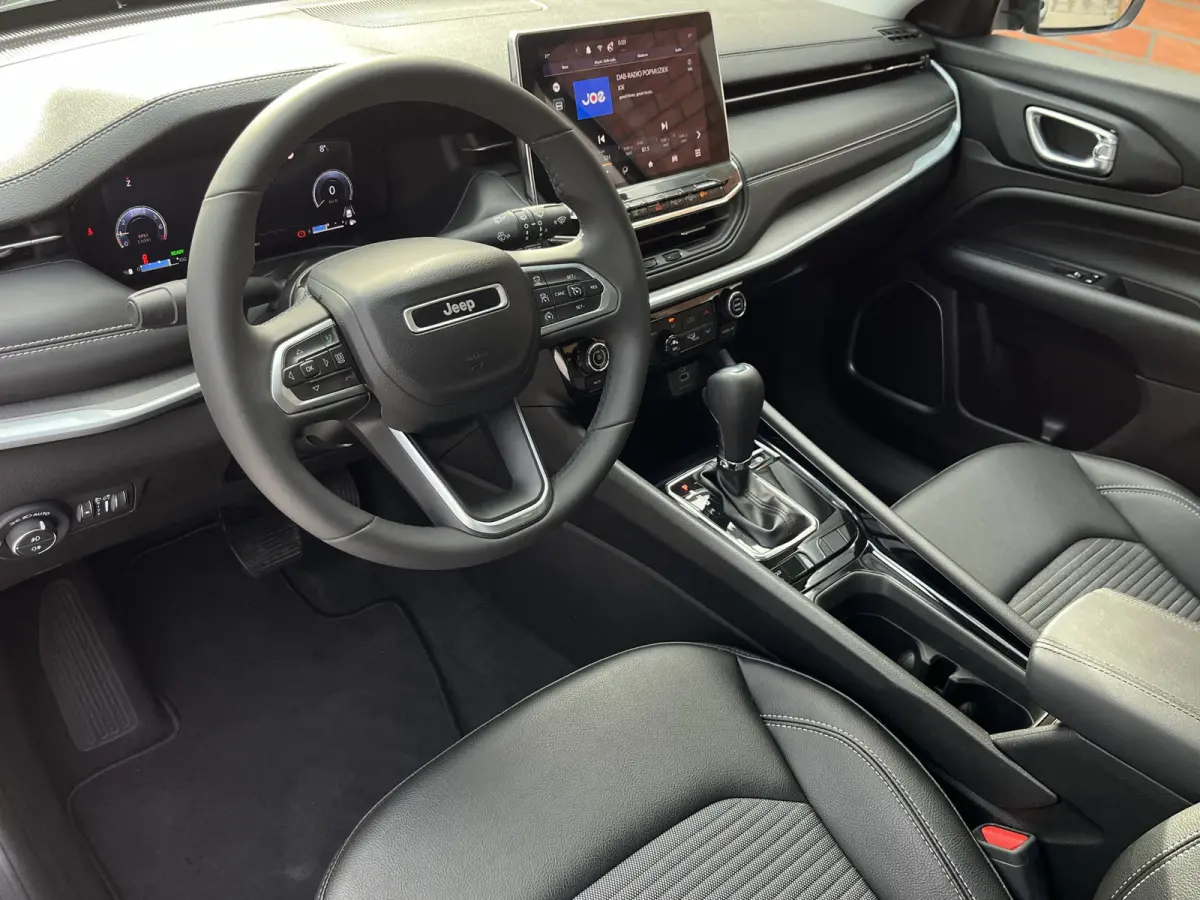 130 e-Hybrid Automaat Altitude | Keyless | Camera rondom | Carplay/Android Auto |