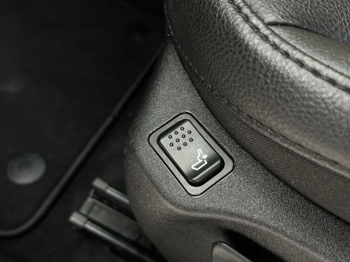 130 e-Hybrid Automaat Altitude | Keyless | Camera rondom | Carplay/Android Auto |
