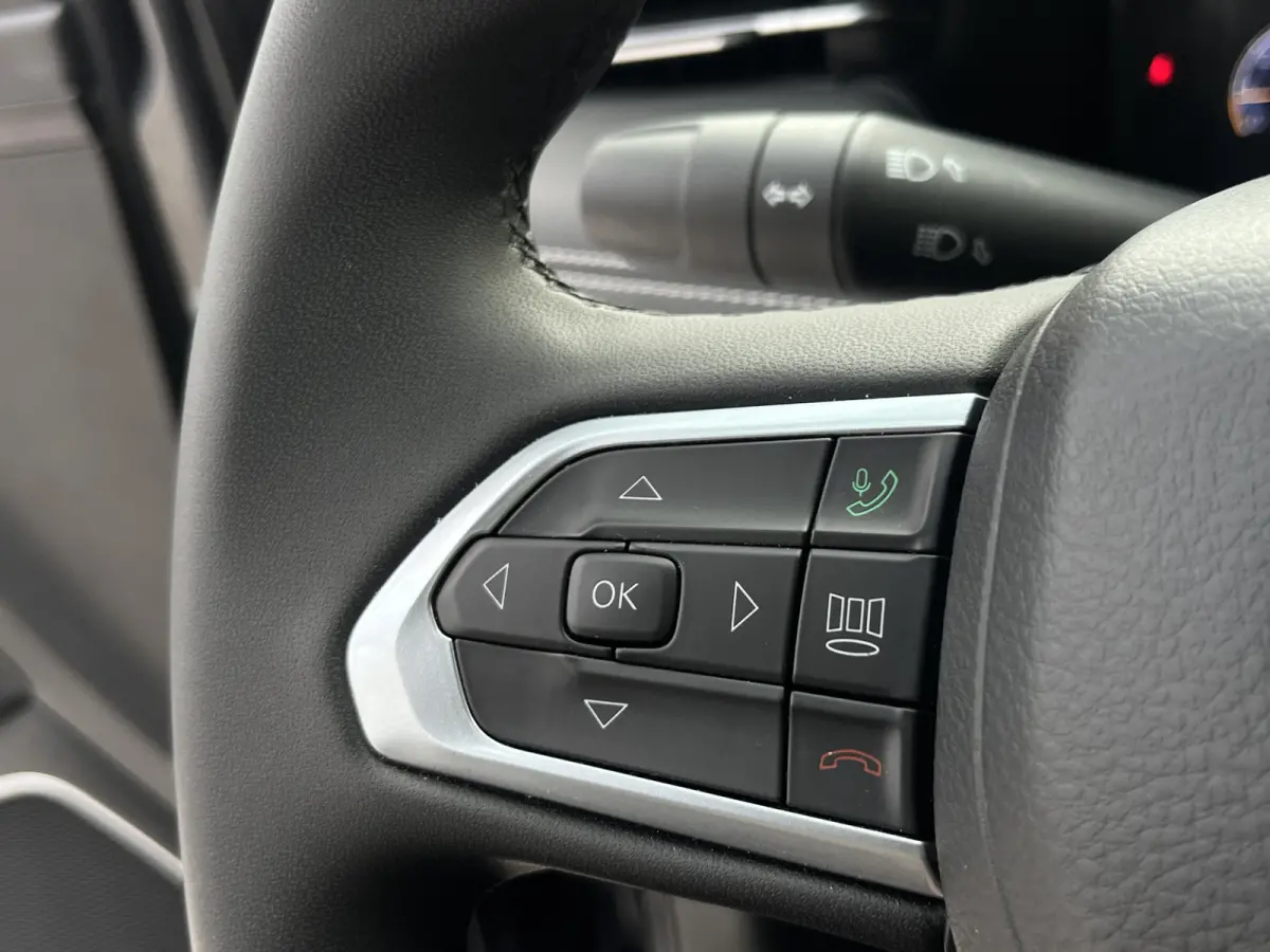 130 e-Hybrid Automaat Altitude | Keyless | Camera rondom | Carplay/Android Auto |