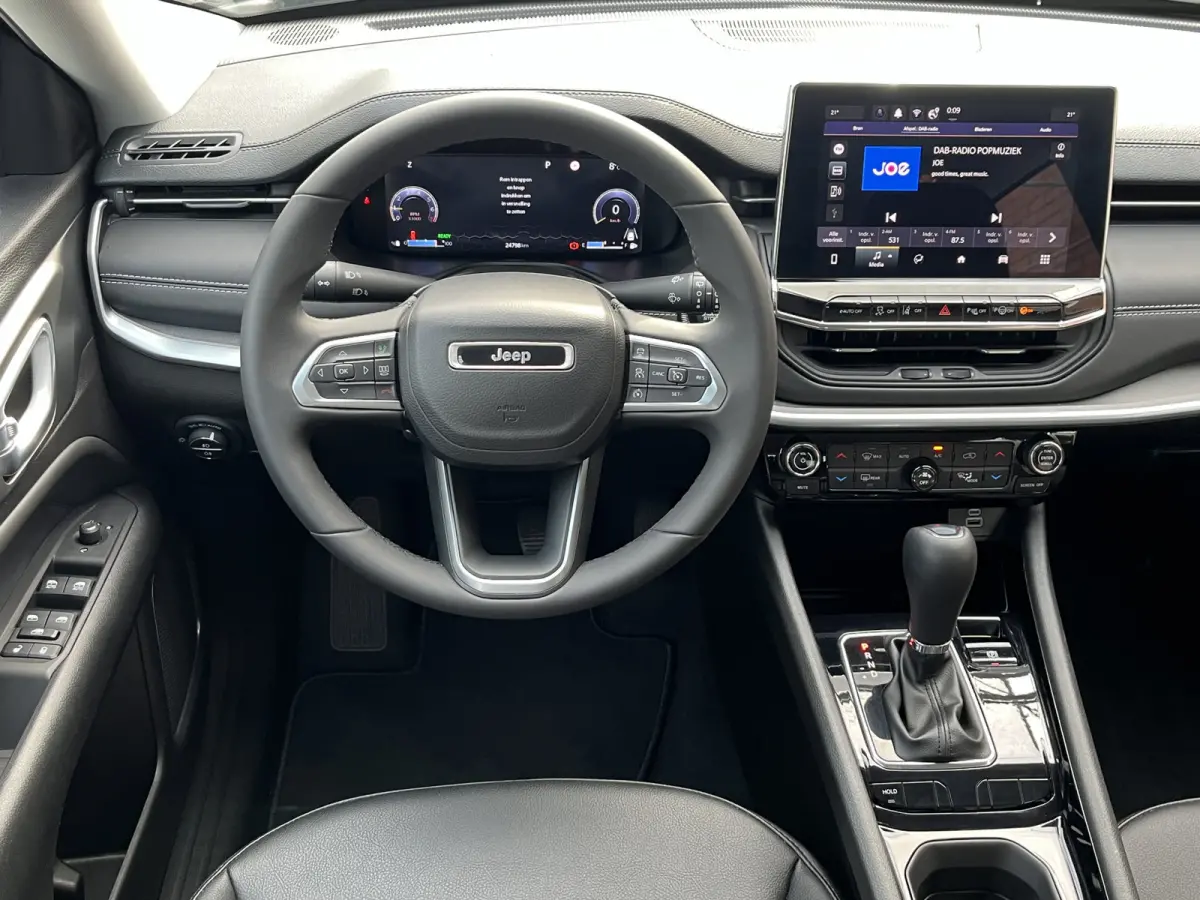 130 e-Hybrid Automaat Altitude | Keyless | Camera rondom | Carplay/Android Auto |