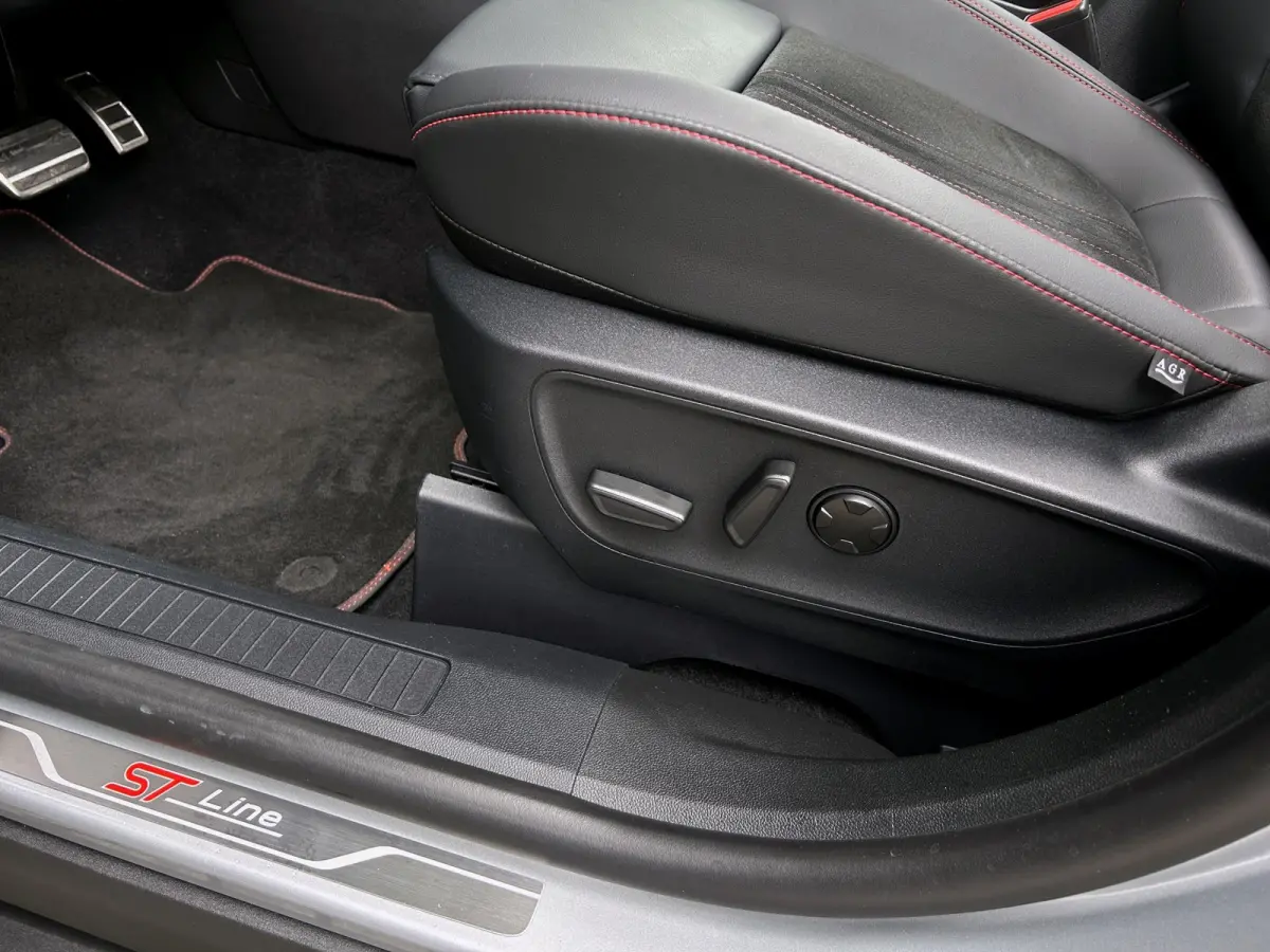 2.5 PHEV ST-Line X | Black Pack | Trekhaak | AGR Stoelen | B&O Audio | 20 inch | Pano