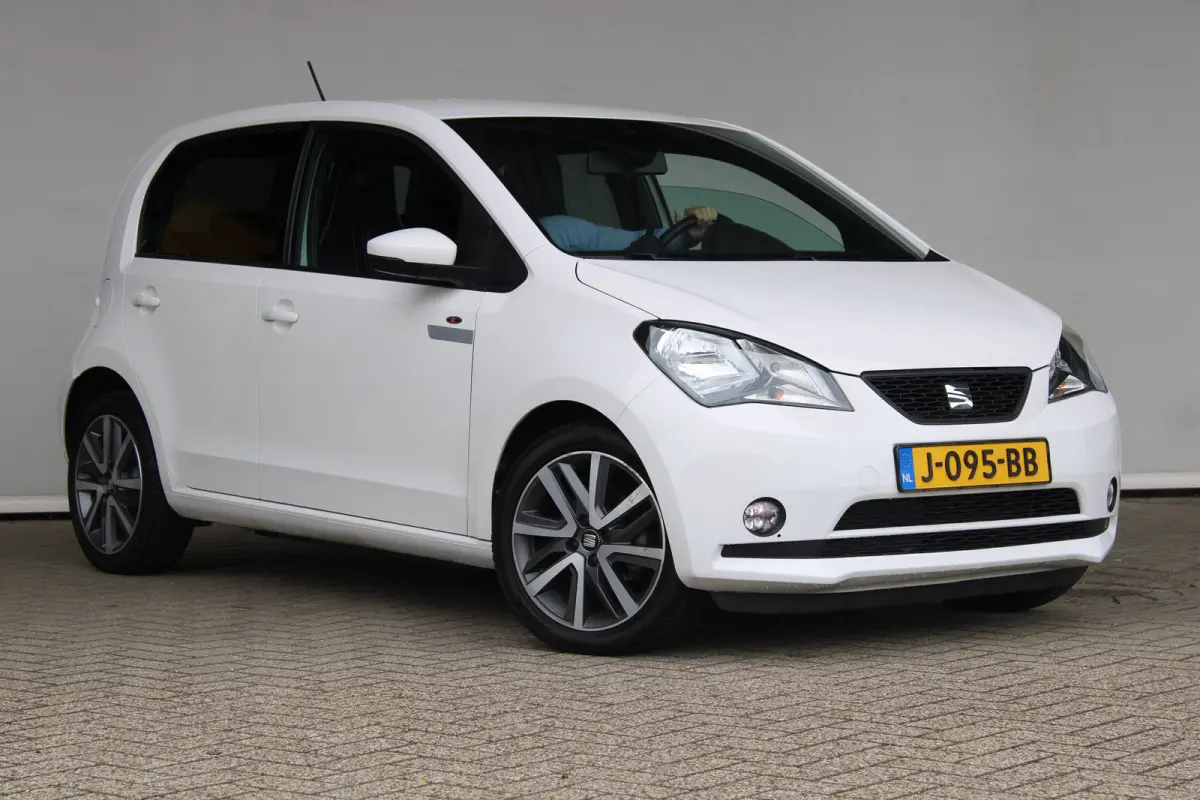 electric Plus | SOH 88,3% | Stoelverwarming | Parkeersensoren achter | cruise control | climate control |
