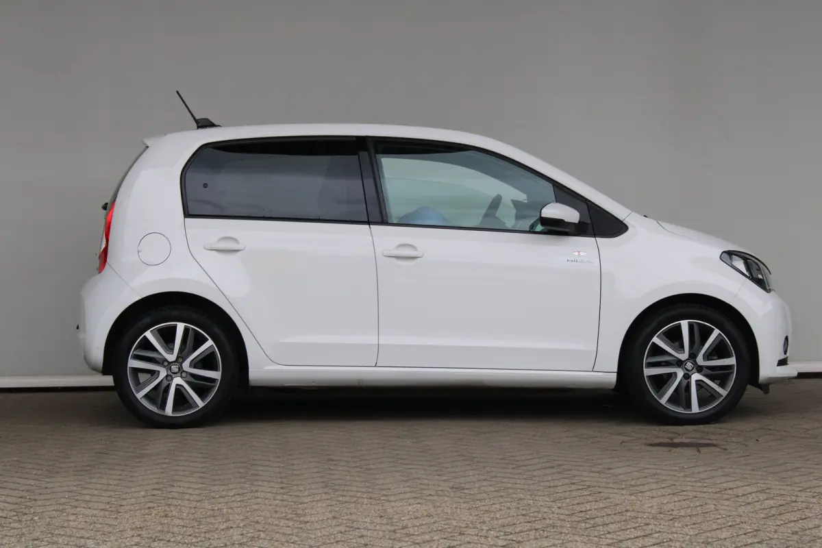electric Plus | SOH 88,3% | Stoelverwarming | Parkeersensoren achter | cruise control | climate control |