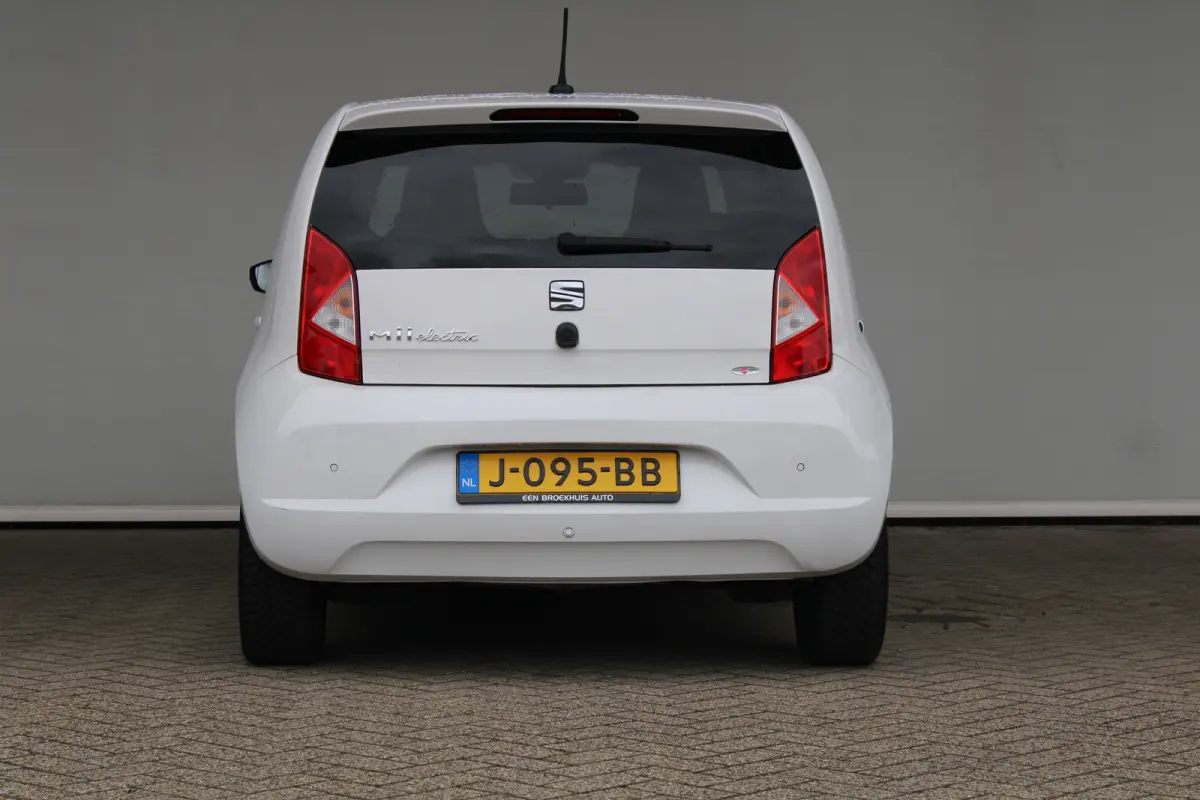 electric Plus | SOH 88,3% | Stoelverwarming | Parkeersensoren achter | cruise control | climate control |