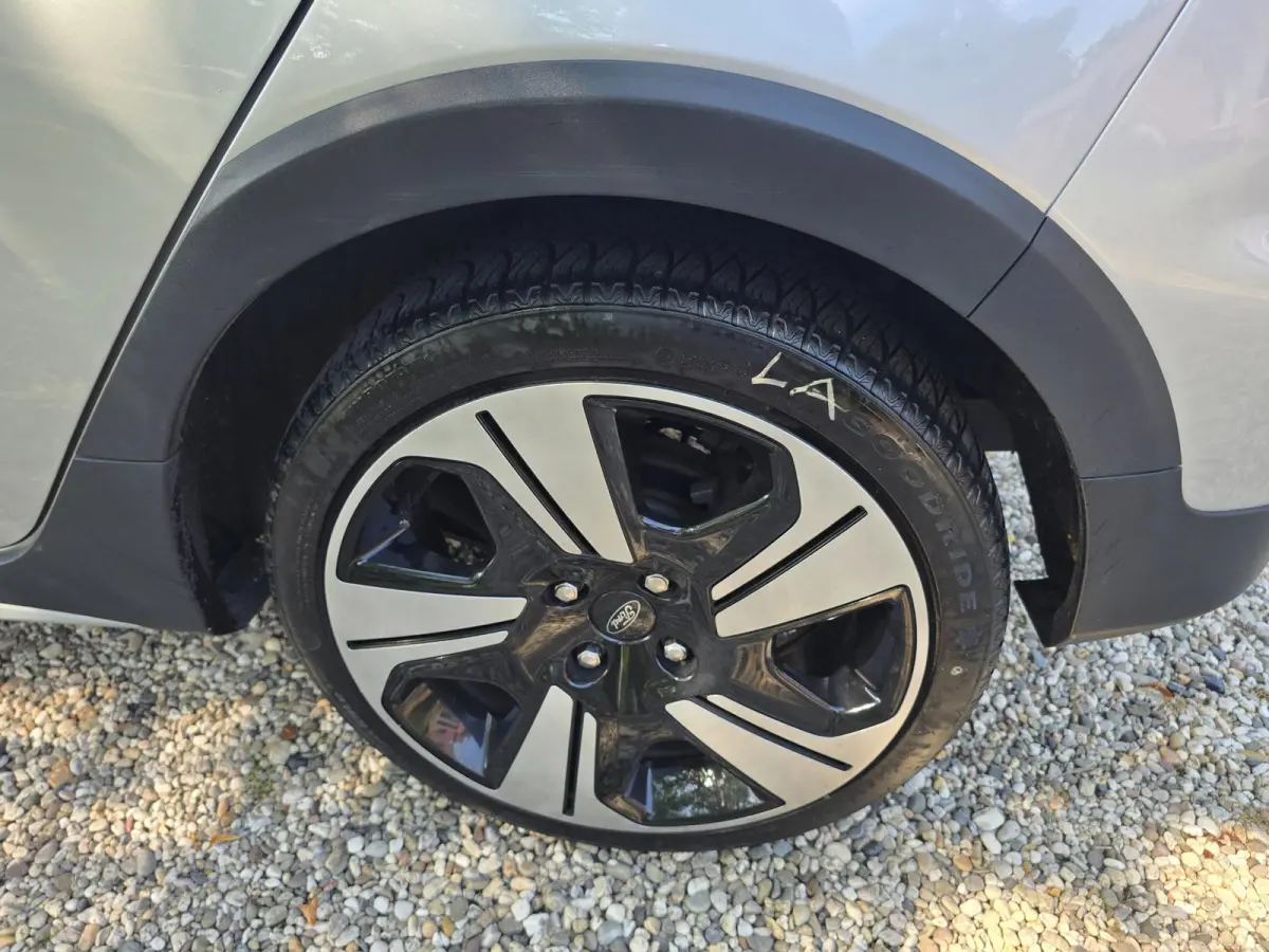 1.0 EcoBoost Hybrid Titanium Vignale Automaat, winterpakket, Airco, cruise control, Apple car play