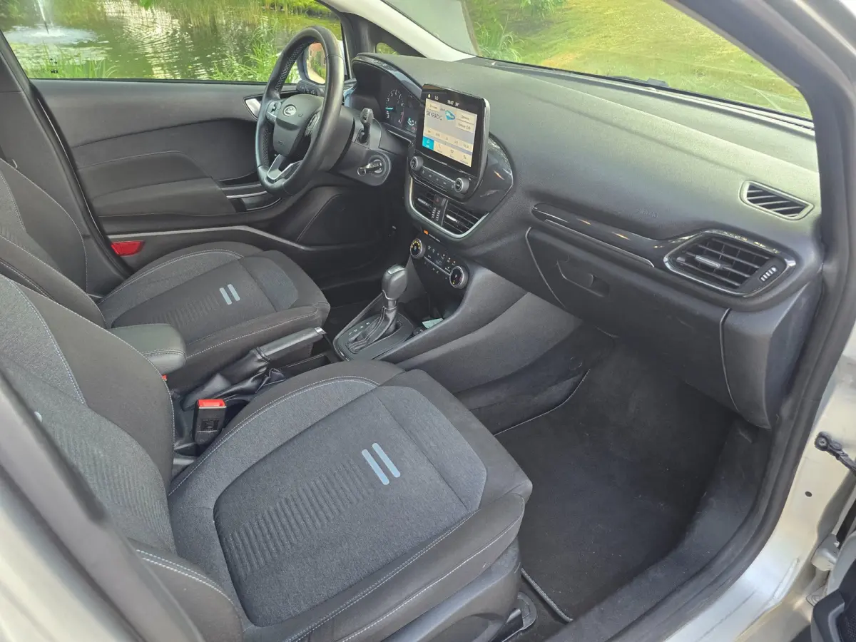 1.0 EcoBoost Hybrid Titanium Vignale Automaat, winterpakket, Airco, cruise control, Apple car play