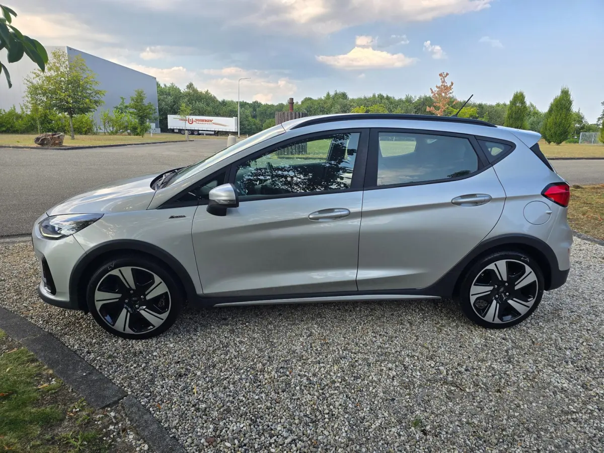 1.0 EcoBoost Hybrid Titanium Vignale Automaat, winterpakket, Airco, cruise control, Apple car play
