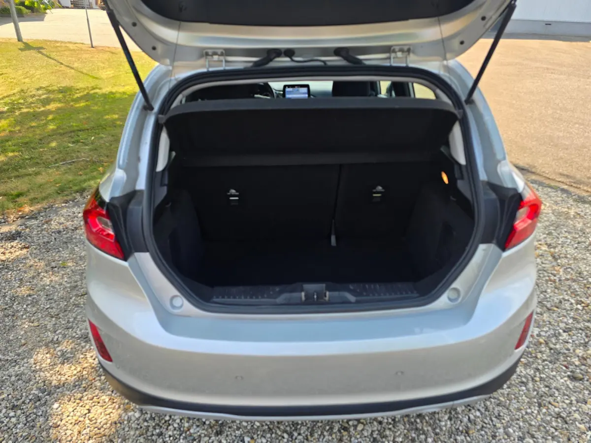 1.0 EcoBoost Hybrid Titanium Vignale Automaat, winterpakket, Airco, cruise control, Apple car play