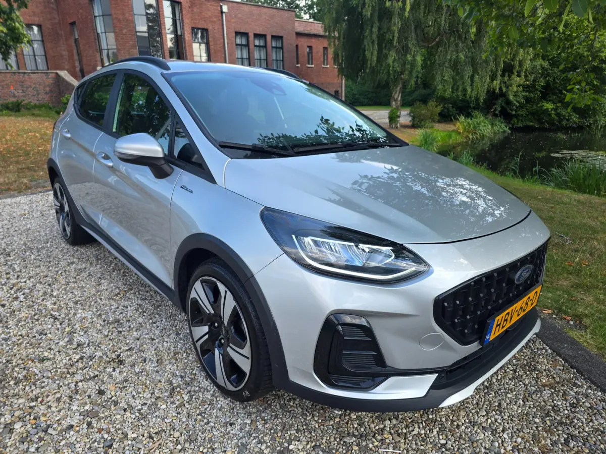 1.0 EcoBoost Hybrid Titanium Vignale Automaat, winterpakket, Airco, cruise control, Apple car play