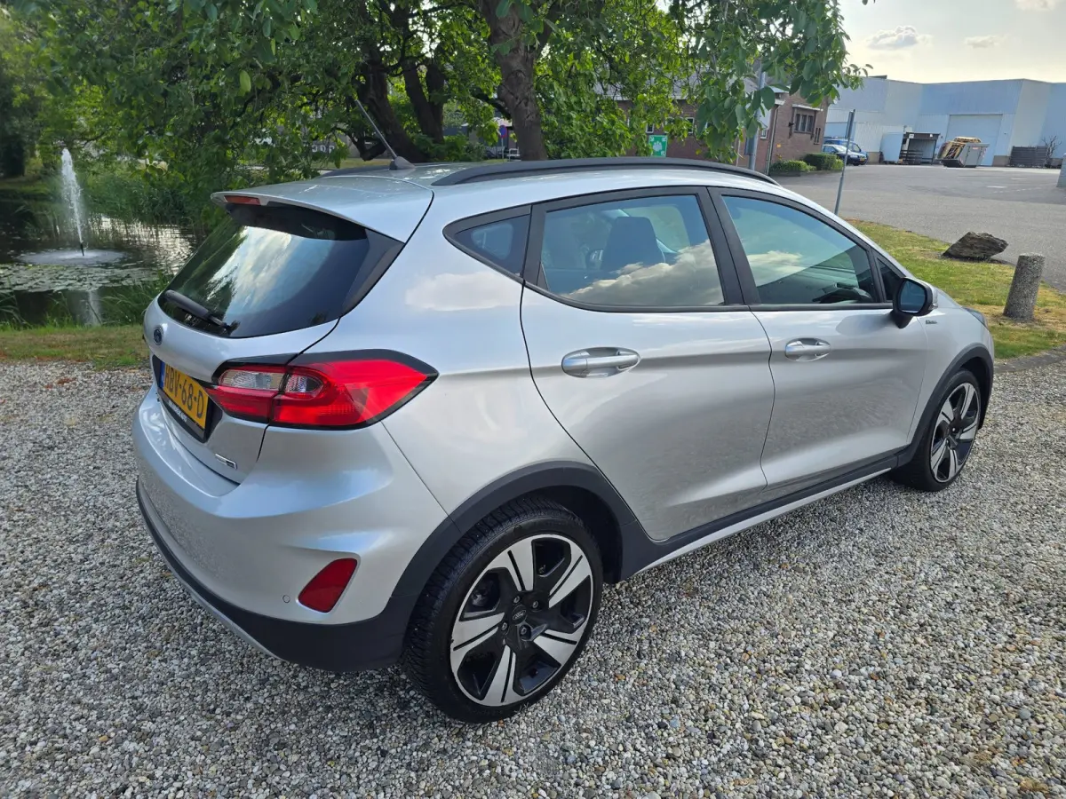 1.0 EcoBoost Hybrid Titanium Vignale Automaat, winterpakket, Airco, cruise control, Apple car play