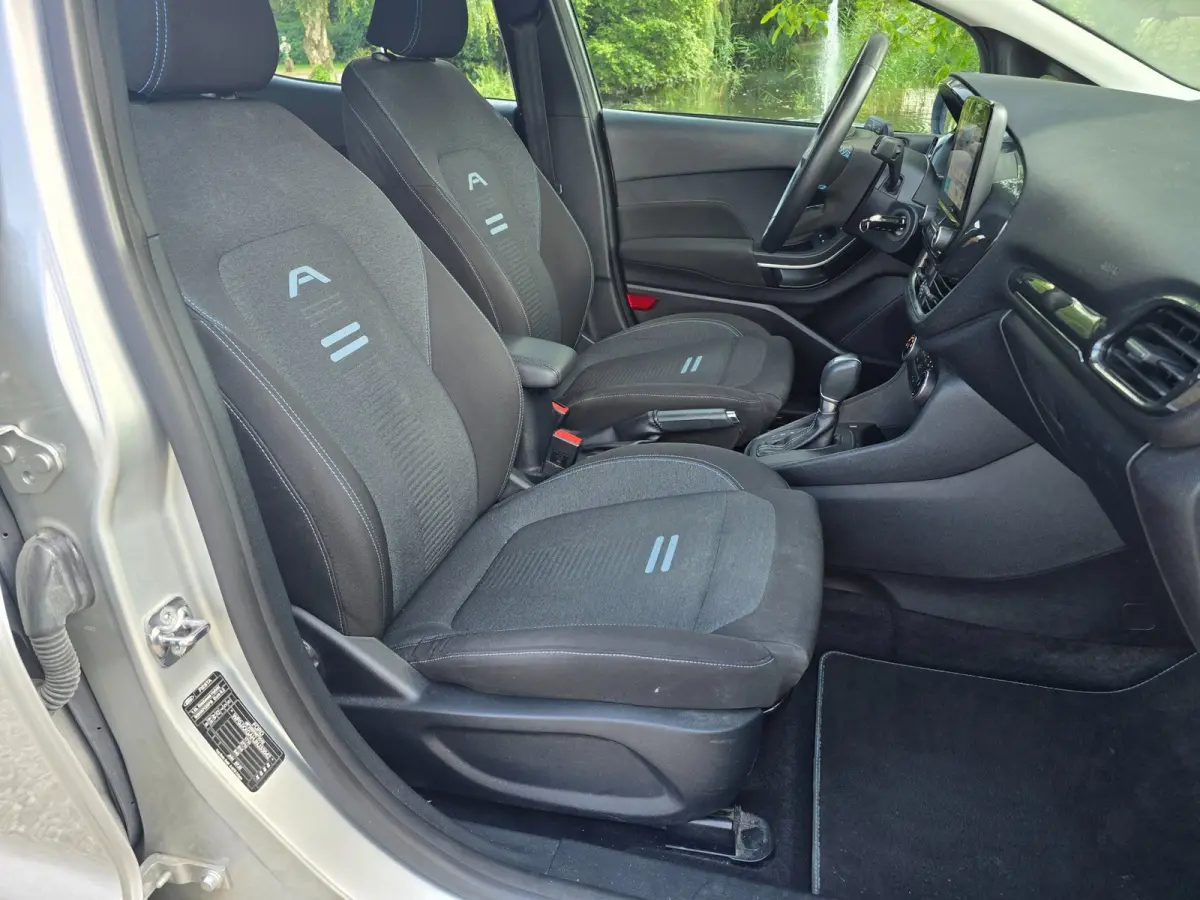 1.0 EcoBoost Hybrid Titanium Vignale Automaat, winterpakket, Airco, cruise control, Apple car play