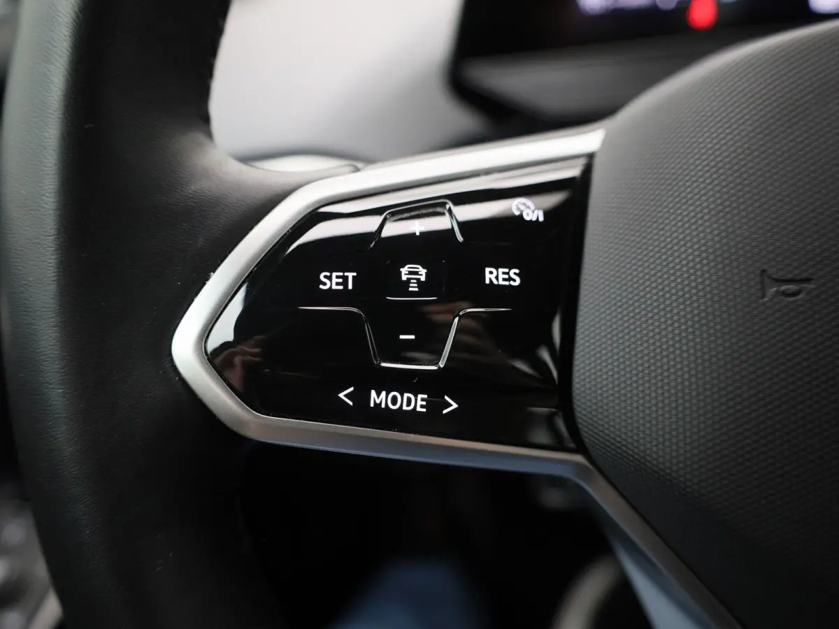 Pro 77 kWh 174 PK| SoH 96,88% | Dealeronderhouden | Navigatie | Stoelverwarming | Stuurwielverwarming | Voorruit Draadloos Verwarmbaar | Parkeersensoren