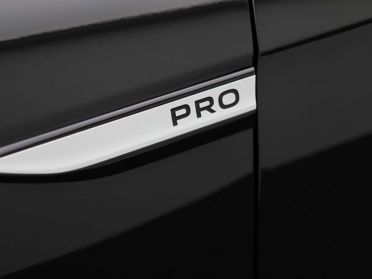 Pro 77 kWh 174 PK| SoH 96,88% | Dealeronderhouden | Navigatie | Stoelverwarming | Stuurwielverwarming | Voorruit Draadloos Verwarmbaar | Parkeersensoren