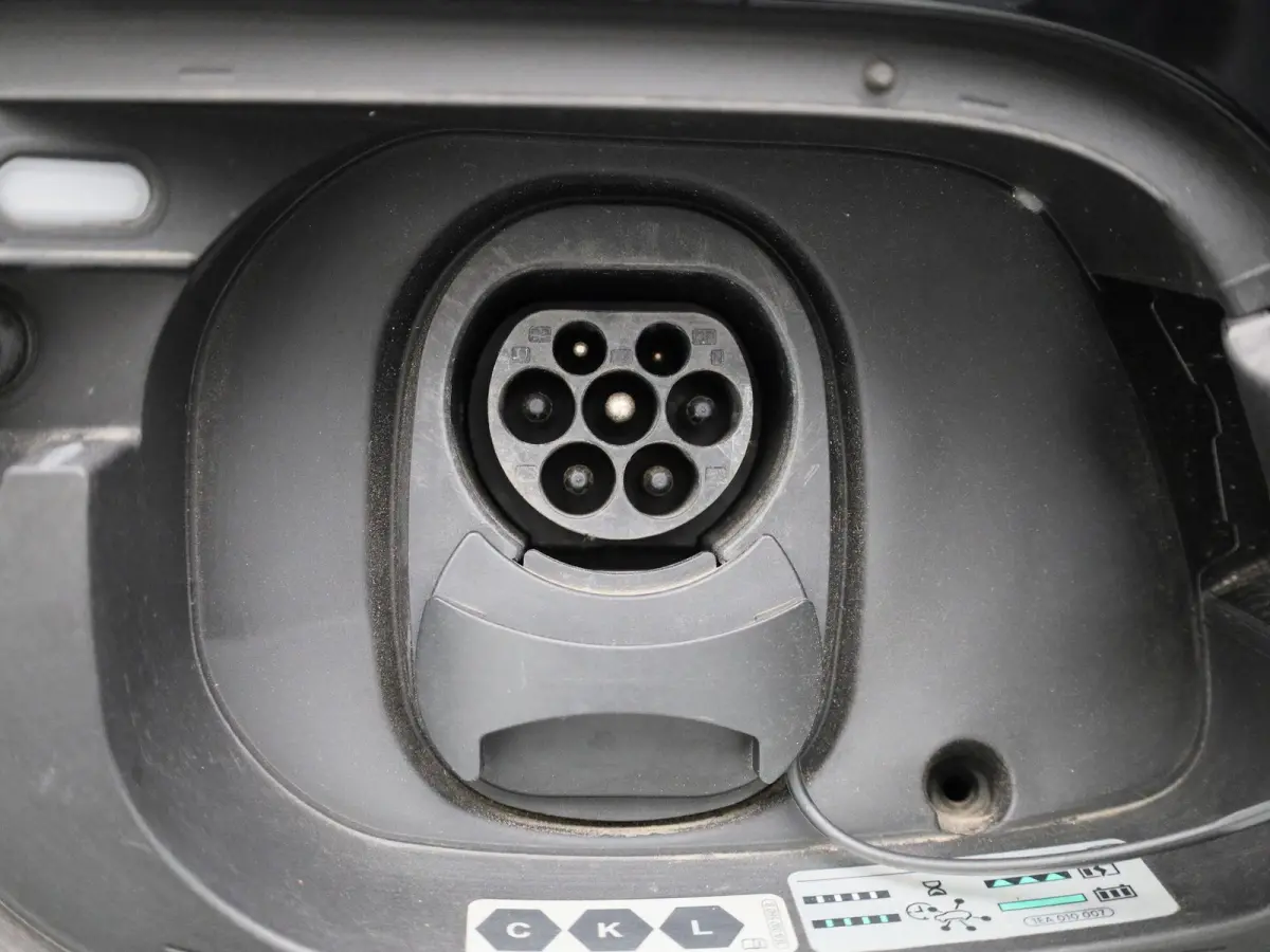 Pro 77 kWh 174 PK| SoH 96,88% | Dealeronderhouden | Navigatie | Stoelverwarming | Stuurwielverwarming | Voorruit Draadloos Verwarmbaar | Parkeersensoren