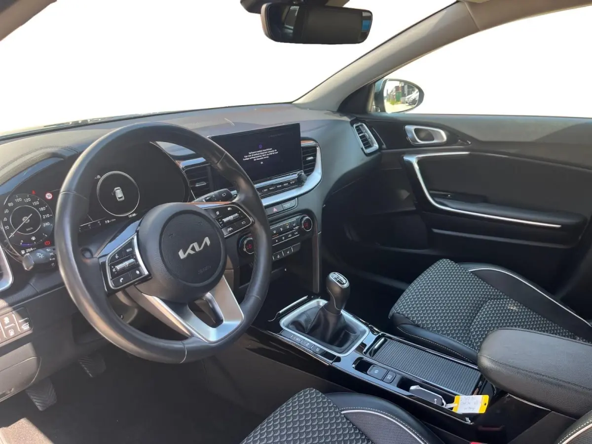 1.0 T-GDi DynamicPlusLine | Apple Carplay / Android Auto | Navigatiesysteem | Stoel + Stuurverwarming | Licht + Regensensor | Parkeersensoren Voor + Achter | Camera Achter | Elektrisch Bedie